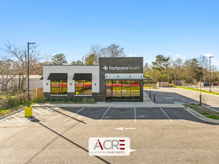 More Photos Of 4005 N College Ave, Jackson Freestanding For Lease