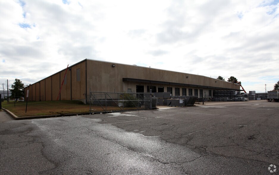 More Photos Of 5191 Hickory Hill Rd, Memphis Distribution For Lease