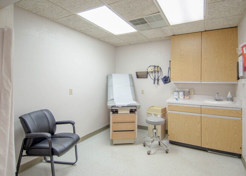 More Photos Of 750 Salem Dr, Owensboro Medical For Lease