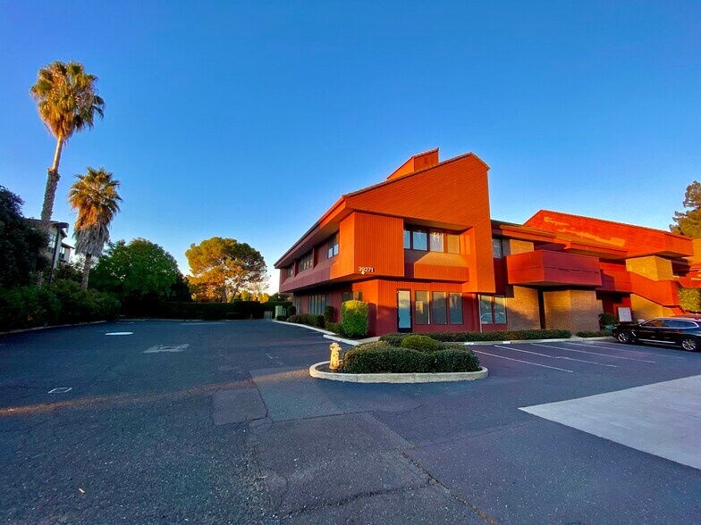 More Photos Of 39271 Mission Blvd, Fremont Medical For Lease