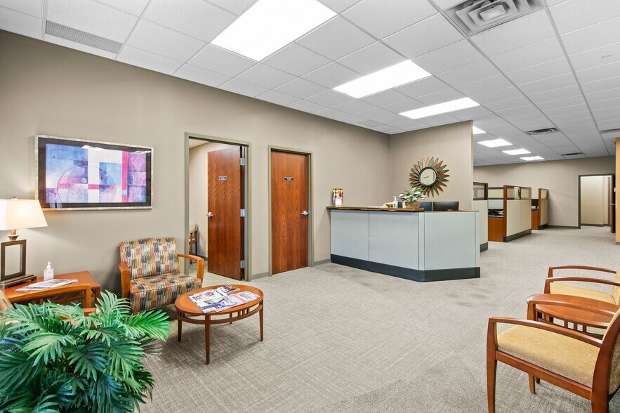 More Photos Of 940 S Hastings Ave, Saint Paul Park Office For Sale