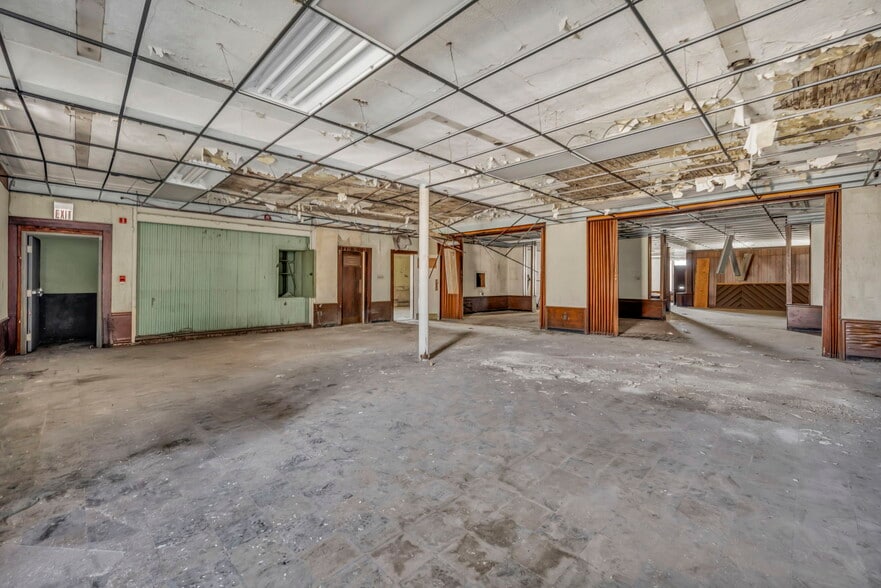 More Photos Of 112-130 Erie St S, Massillon Office For Sale