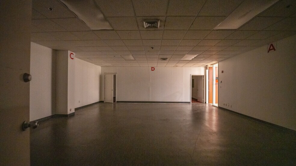 More Photos Of 6000 Park of Commerce Blvd, Boca Raton Distribution For Lease