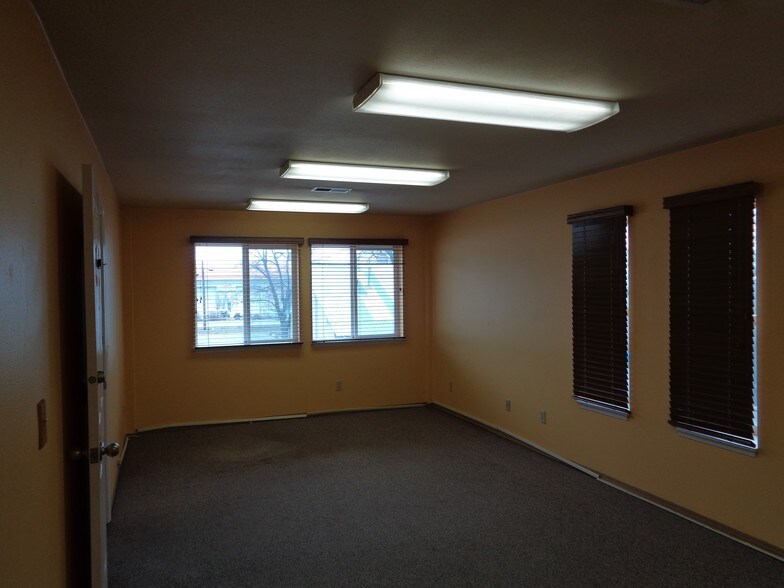 More Photos Of 1217 Baldy Mountain Rd, Sandpoint Flex For Lease