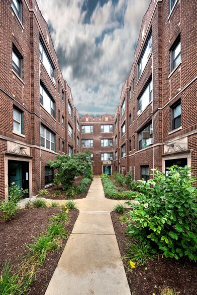 More Photos Of 4850 W North Ave, Chicago Apartments For Sale