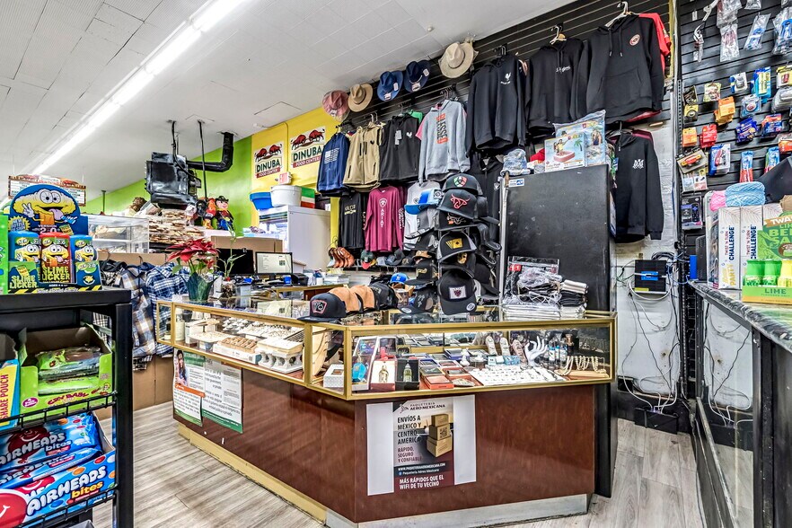 More Photos Of 217 S L St, Dinuba Freestanding For Sale