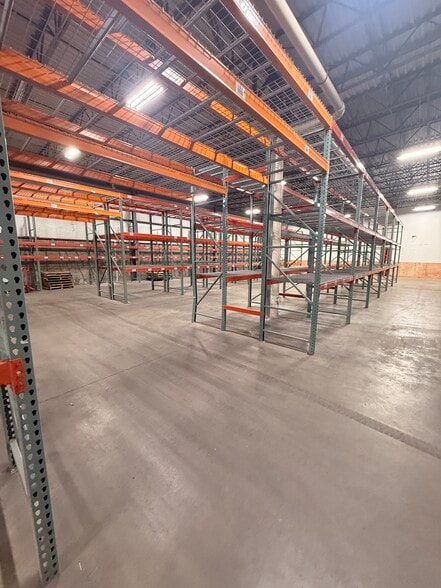 More Photos Of 7522-7528 E Pendleton Pike, Indianapolis Light Distribution For Lease