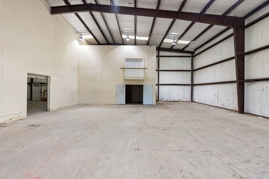 More Photos Of 26069 Springer Cemetary Rd, Hockley Flex For Sale