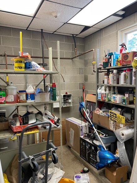 More Photos Of 52 Nestle Dr, Fulton Lodge Meeting Hall For Sale