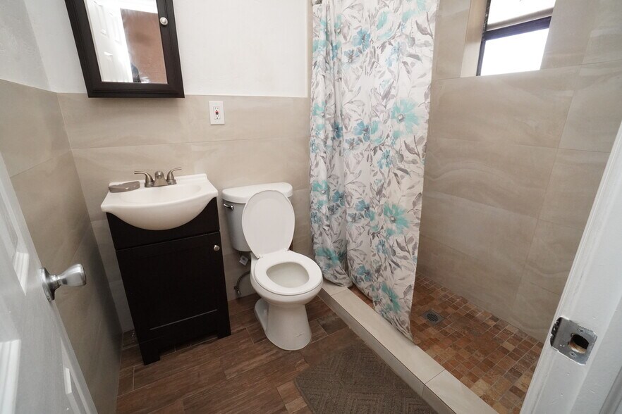 More Photos Of 602-608 NW 1st St, Dania Apartments For Sale