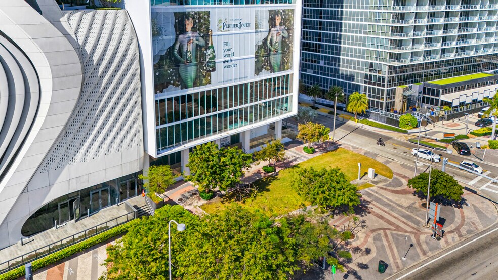 More Photos Of 1040 Biscayne Blvd, Miami Apartments For Lease