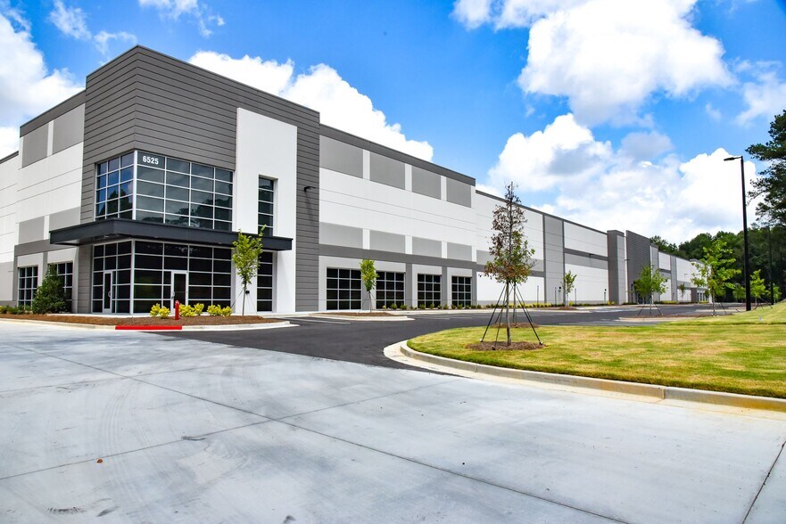 More Photos Of 6525 Mall Blvd, Union City Warehouse For Lease