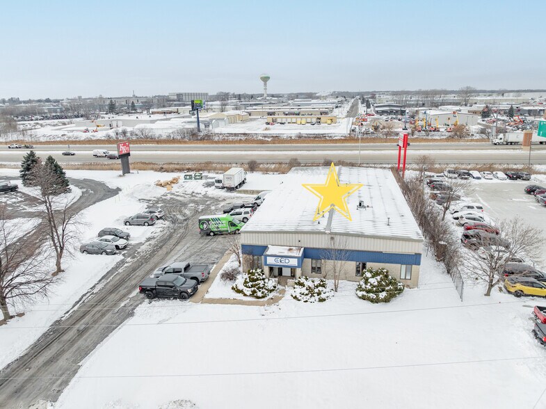 More Photos Of 3180 Coronet Way, Green Bay Manufacturing For Lease