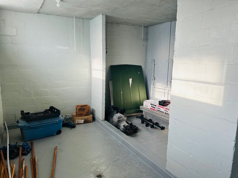 More Photos Of 2677 NC-903 Hwy, Stokes Sports And Entertainment For Sale