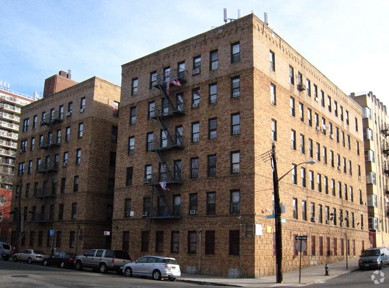 Primary Photo Of 3534 Bronx Blvd, Bronx Apartments For Sale
