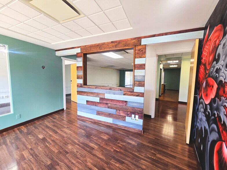 More Photos Of 7505 104th St, Edmonton Storefront Retail Office For Lease