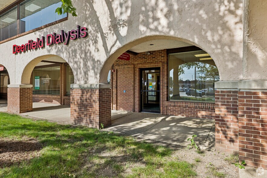 More Photos Of 401-499 Lake Cook Rd, Deerfield Storefront For Lease