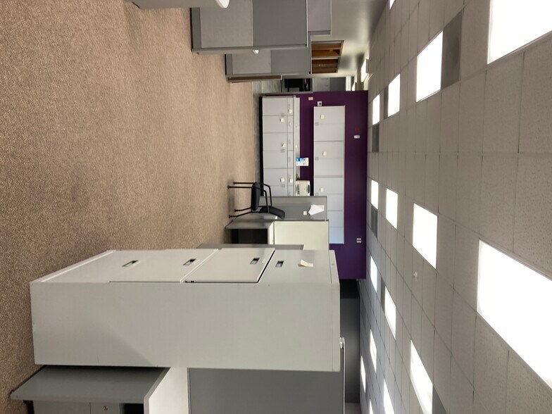 More Photos Of 3225 W Truman Blvd, Jefferson City Office For Lease