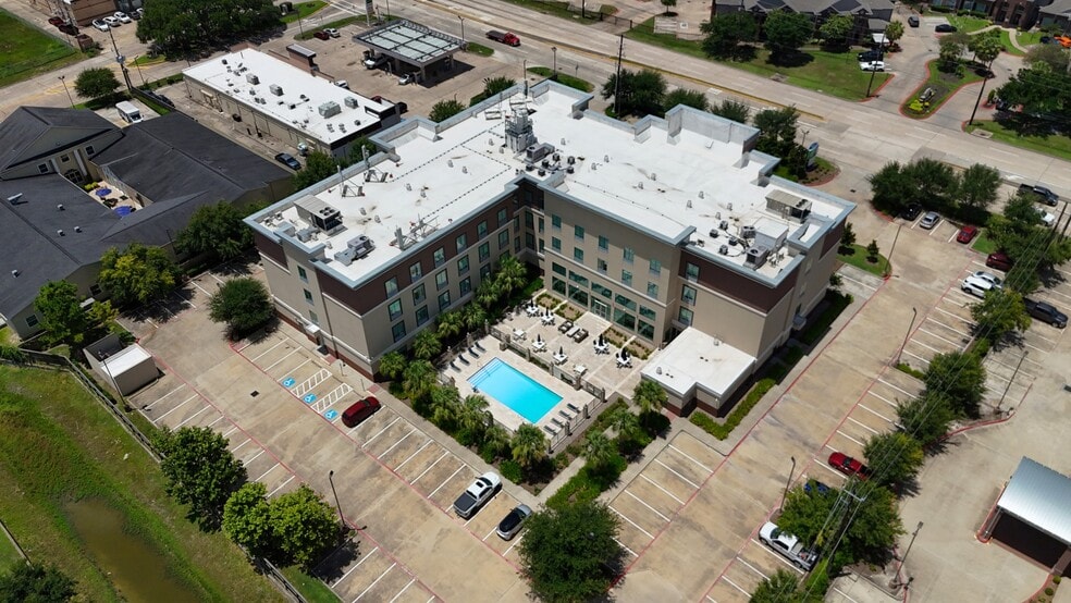 More Photos Of 10520 Huffmeister Rd, Houston Hotel For Sale