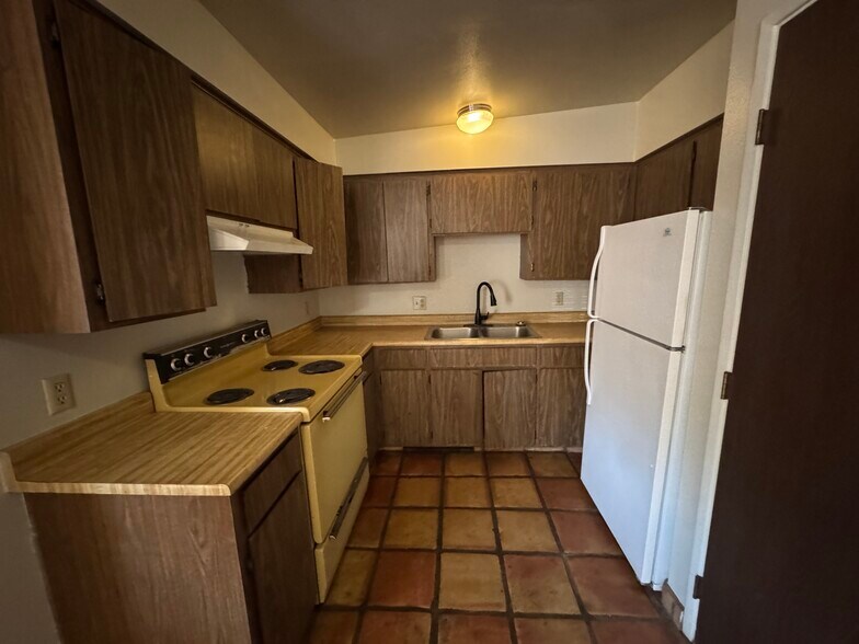 More Photos Of 1715 E Blacklidge Dr, Tucson Apartments For Sale