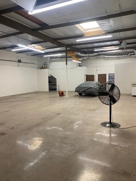 More Photos Of 760 W 16th St, Costa Mesa Warehouse For Lease