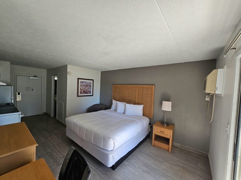 More Photos Of 1901 S Ocean Blvd, Myrtle Beach Hotel For Sale