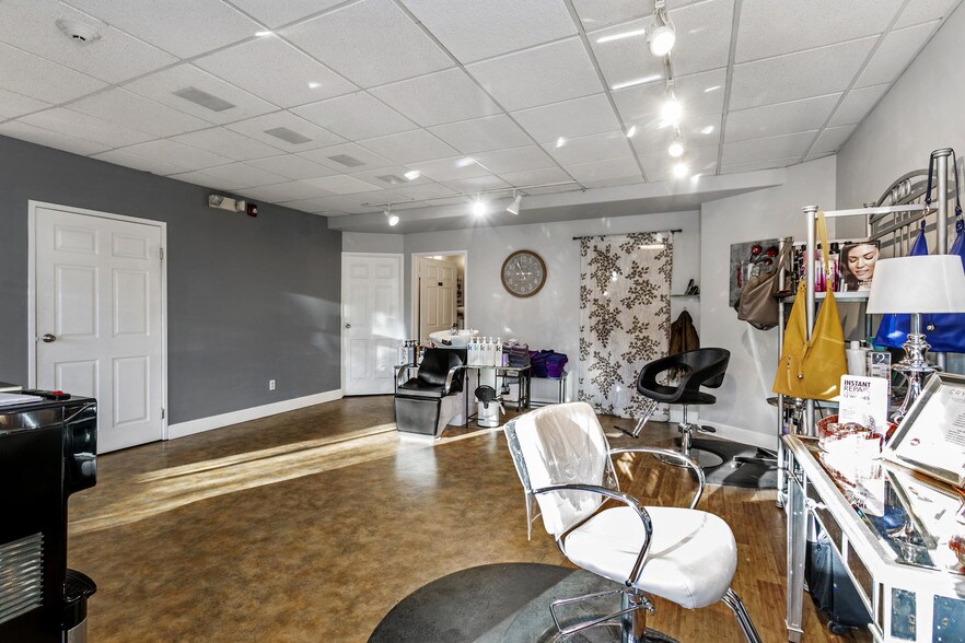 More Photos Of 30 Benchmark Rd, Avon Office For Sale