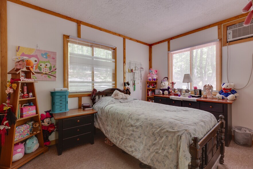 More Photos Of 11 Mountainside Dr, Berkeley Springs Specialty For Sale
