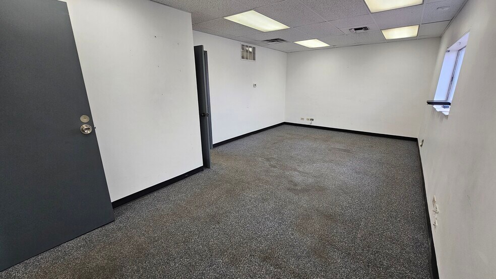 More Photos Of 4720-4730 Lipan St, Denver Manufacturing For Lease