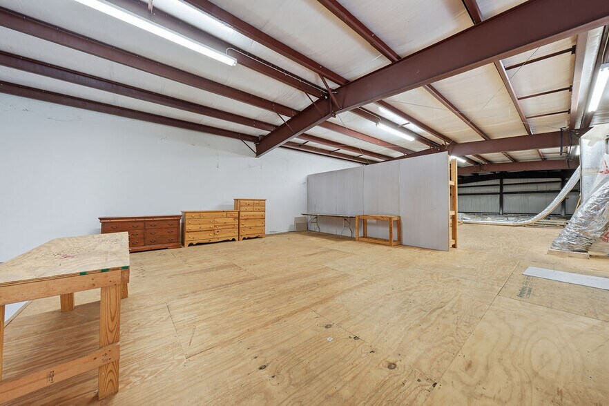 More Photos Of 605 N County Road 393, Santa Rosa Beach Light Manufacturing For Lease