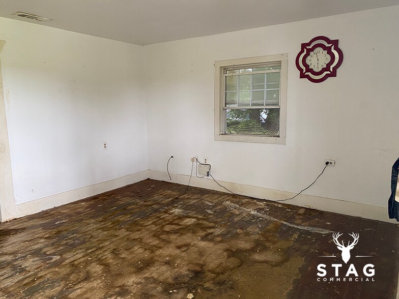 More Photos Of 401 N Frontage Rd, Valley View Office For Sale