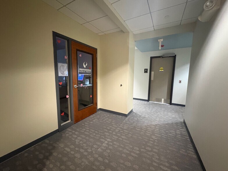 More Photos Of 99 Conifer Hill Dr, Danvers Office For Lease