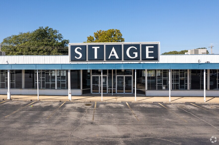 More Photos Of 2000 Cherokee Ave, Sallisaw Unknown For Lease