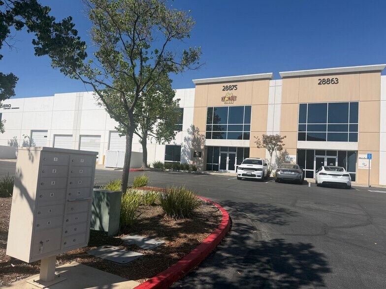 More Photos Of 28827-28887 W Industry Dr, Valencia Warehouse For Lease