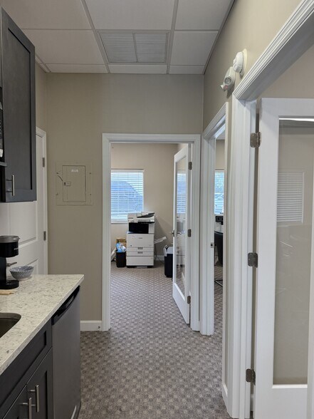 More Photos Of 935 Main St, Safety Harbor Office For Lease