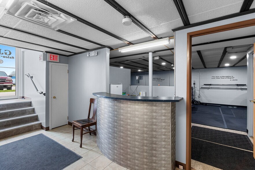 More Photos Of 1604 Washington St, Two Rivers Storefront For Sale
