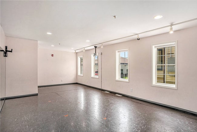 More Photos Of 813 Bethlehem Pike, Erdenheim Medical For Lease