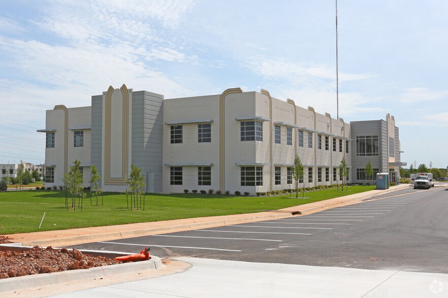 More Photos Of 715 NE 122nd St, Oklahoma City Office For Lease