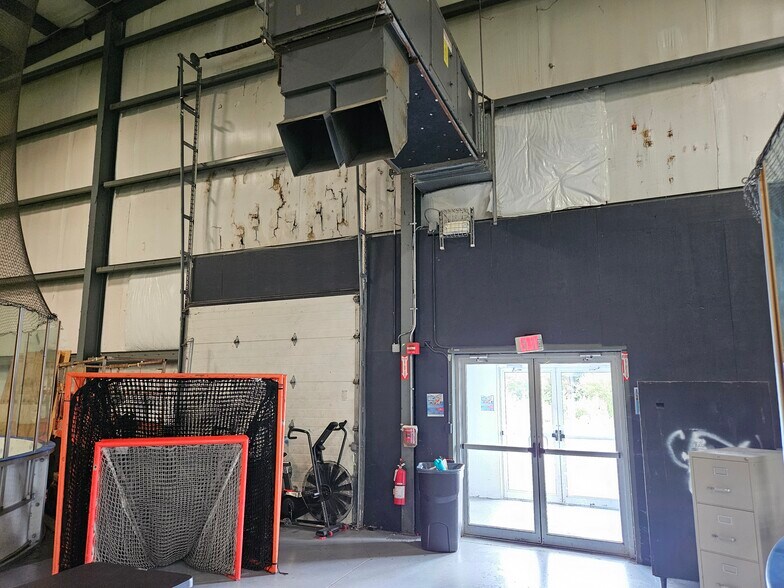 More Photos Of 142 State Route 111, Hampstead Freestanding For Sale