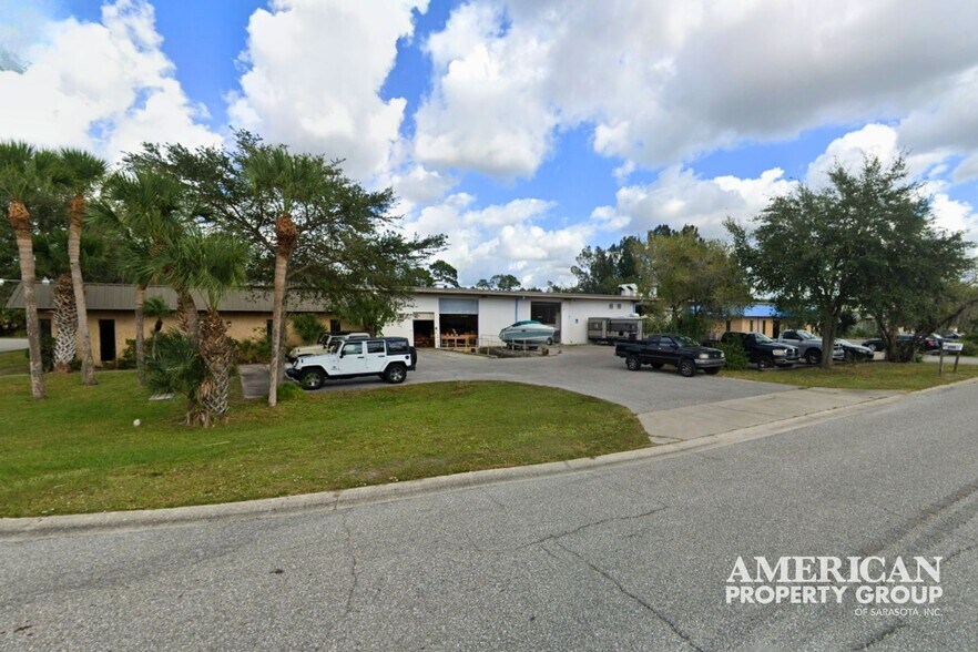More Photos Of 2205 Industrial Blvd, Sarasota Warehouse For Lease