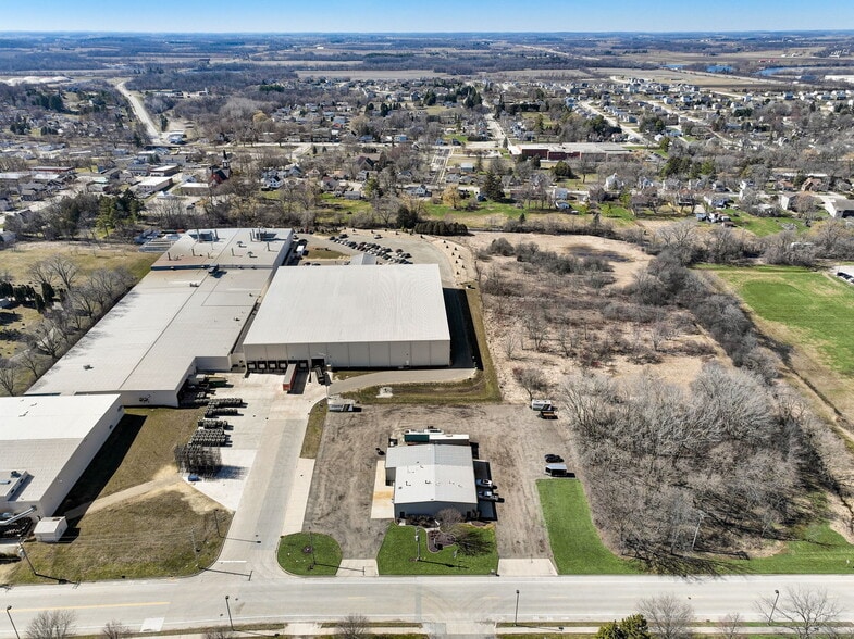 More Photos Of 201 Grell Ln, Johnson Creek Manufacturing For Sale