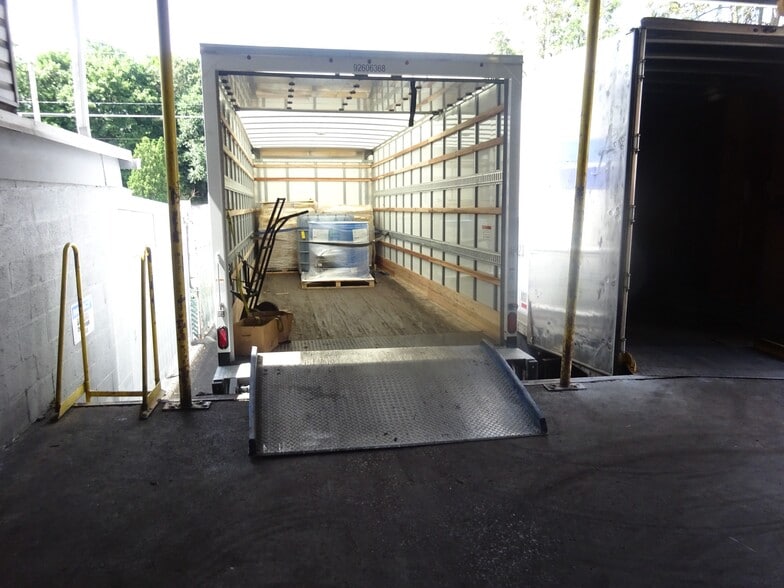More Photos Of 3146 Marion St, Laureldale Manufacturing For Sale