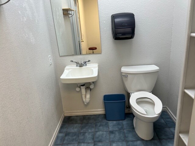 More Photos Of 3106 S W S Young Dr, Killeen Medical For Lease