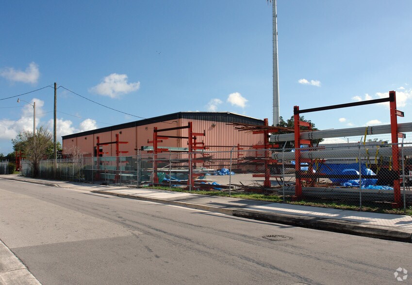 Primary Photo Of 2250 NW 77th Ter, Miami Warehouse For Lease