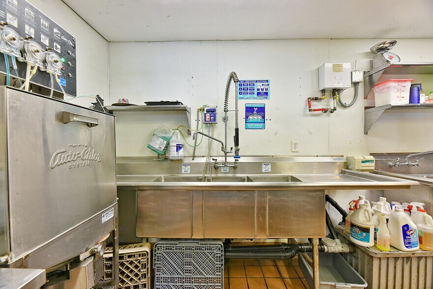 More Photos Of 1213 W Main St, Medford Restaurant For Sale