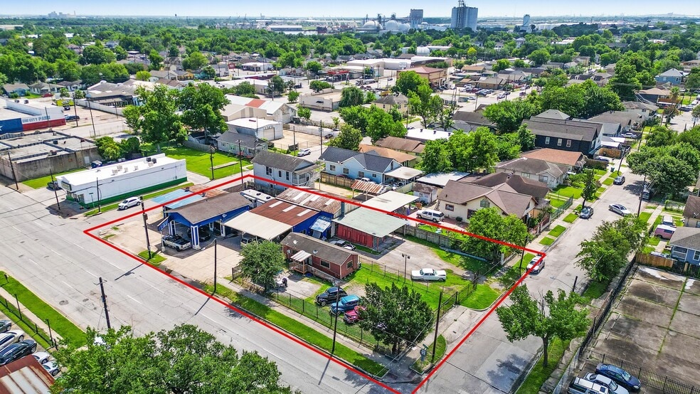 More Photos Of 1106 Wayside Dr, Houston Auto Repair For Sale