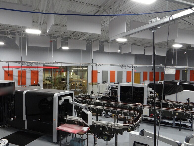 More Photos Of 9875 18th St N, Saint Petersburg Manufacturing For Lease