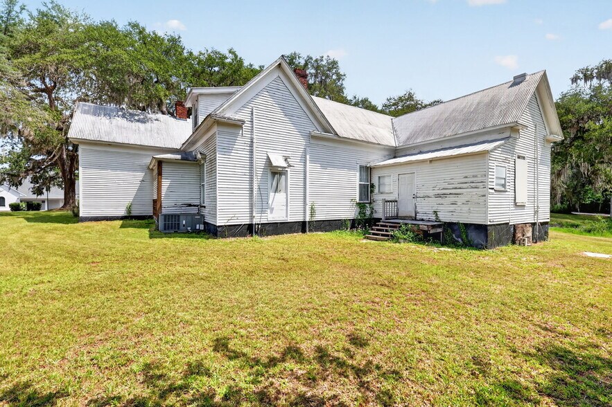 More Photos Of 112 W McClendon St, Lady Lake Office For Sale