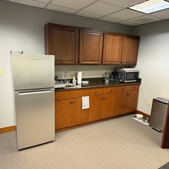 More Photos Of 1034-1040 Great Plain Ave, Needham Office For Lease