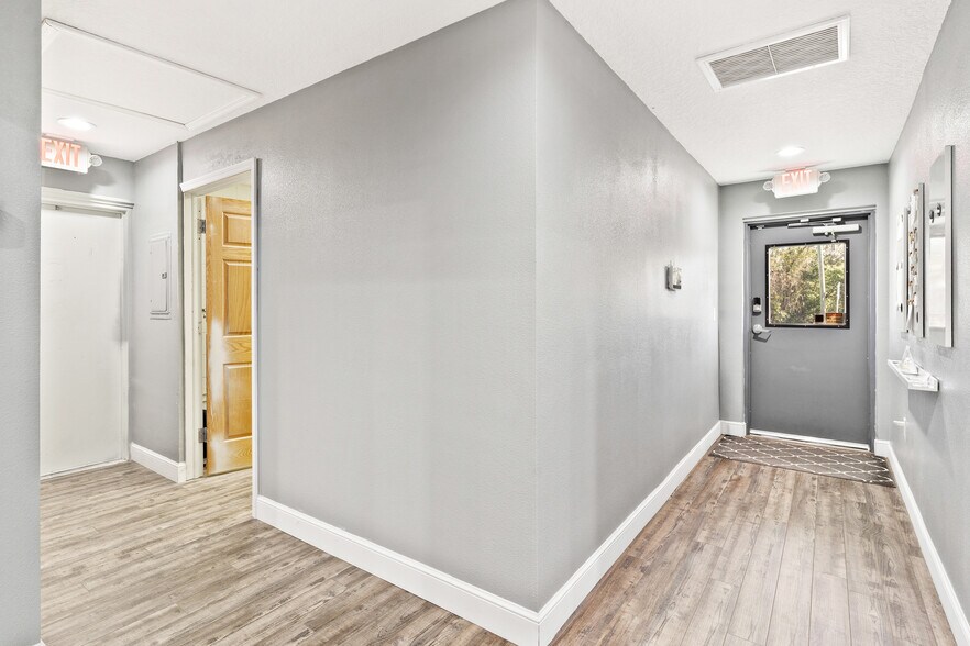 More Photos Of 32347 County Road 473, Leesburg Freestanding For Sale